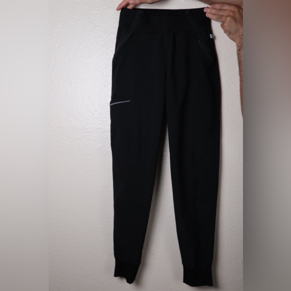 Black CERTAINTY Jogger scrubs